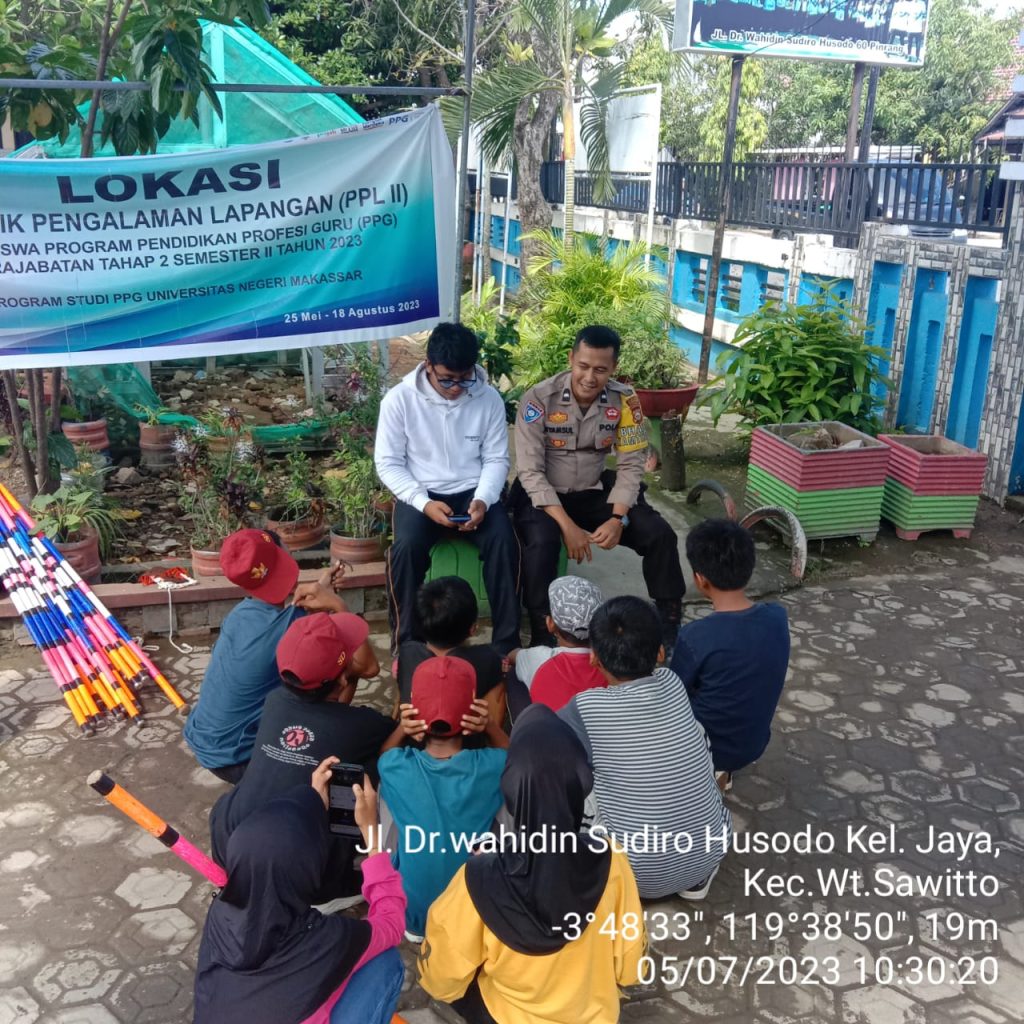 Bhabinkamtibmas Polsek Watang Sawitto Kunjungi SD 187 Pinrang, Ini Tujuannya