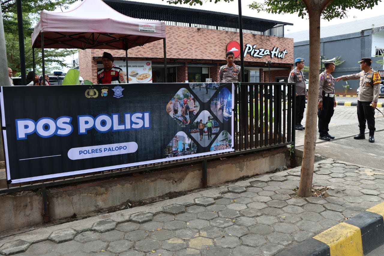 Usai Apel Pengecekan ,Kapolres Kunjungi Pos Pelayanan Polres Palopo