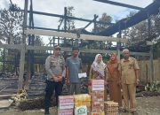 Kapolsek Bola Bersama Unsur Forkopimcam Beri Bantuan Ke Korban Kebakaran di Cellue