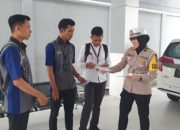 Hari Keenam Ops Patuh, Satlantas Polres Bone Bagi Brosur dan Stiker Sasar Dealer