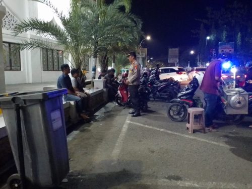 Kapolsek Tempe Pimpin Pam di Lokasi Peresmian Tempat Pasar Malam Sekaligus Patroli