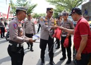 Ops Patuh Pallawa 2023, AKBP Safi’i Bagi Sembako Ke Pengendara Yang Tertib Berlalulintas