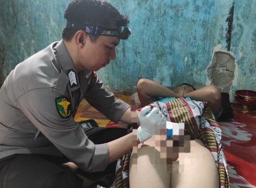 Personel Biddokes Polda Sulsel Manfaatkan Hari Libur Dengan  Melakukan Sunat Gratis ke Anak Kurang Mampu dan Yatim