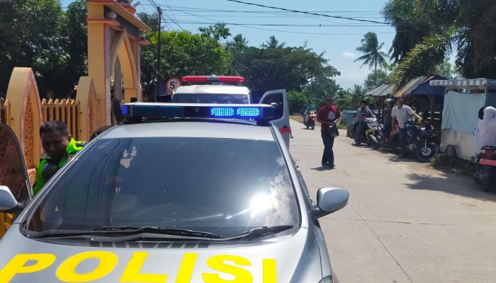 Kapolsek Watang Sawitto Pimpin Pengawalan Jenasah Ke Pemakaman