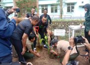 Pangdam XIV/Hsn dan Wakil Ketua Komisi I DPR RI : Lestarikan Pohon Langka Ebony