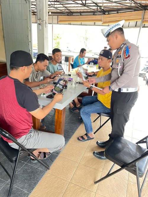 Ops Patuh, Polantas Bone Bagi Brosur Hingga Kampanye Tertib Berlalu Lintas Ke Masyarkat