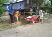 Menjaga Pajalele dari Banjir: Babinsa dan Warga Berperan Aktif dalam Bakti Sosial