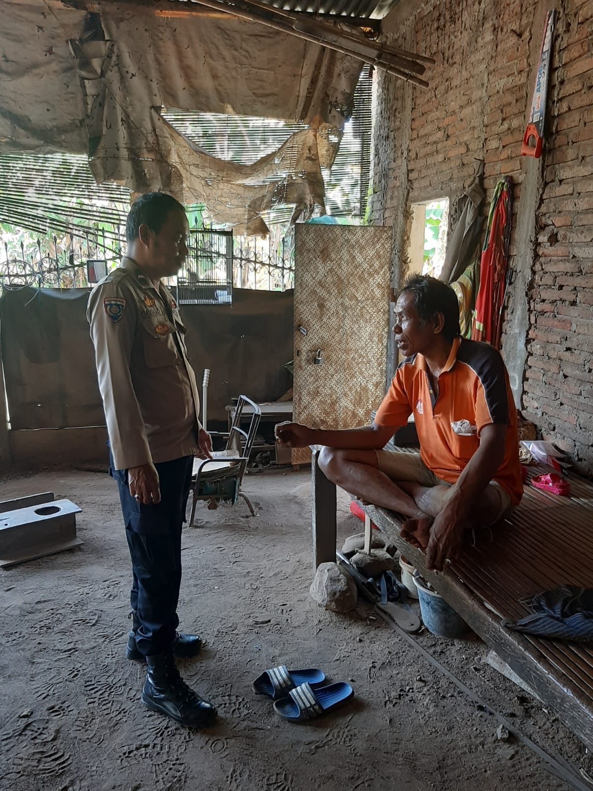 Wujudkan Kedekatan Dengan Warga, Bhabinkamtibmas Polsek Watang Sawitto Sambangi Warga Binaan
