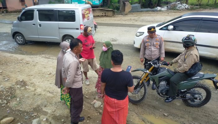 Gerak Cepat, Kapolsek Telluawanua  Polres Palopo Selesaikan Masalah Warga Mancani Dengan Pekerja Proyek