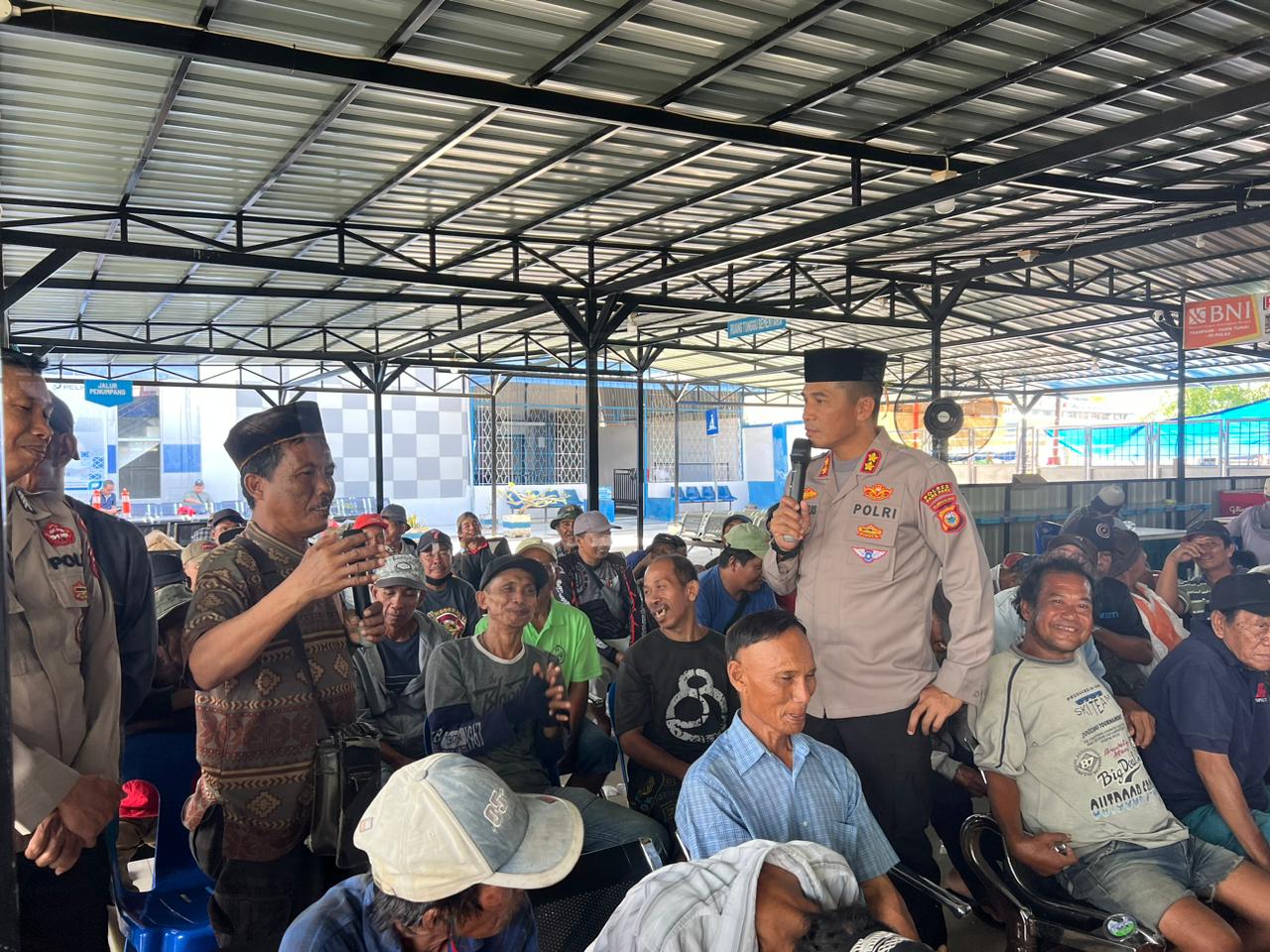 Dekatkan Diri Dengan Masyarakat, Akbp Arman Muis Dengar Keluhan Tukang Becak