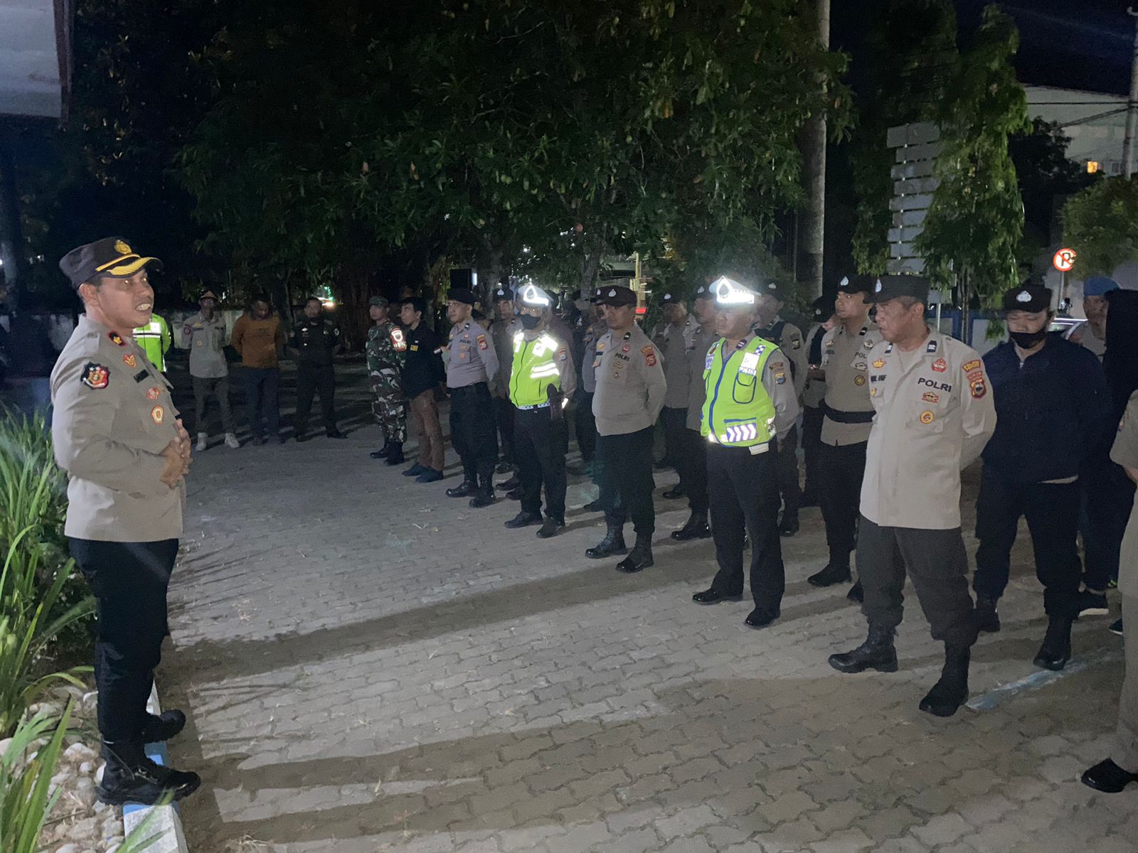 Patroli Bersama Unsur Pemerintah, TNI- Polri di Kecamatan Watang Sawitto