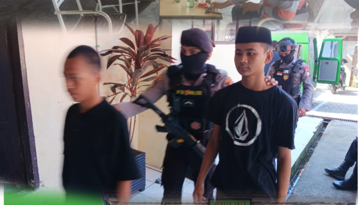 Kapolsek Watang Sawitto Dampingi Kabag Ops Polres Pinrang Pimpin Pengamanan Sidang Terdakwa Kasus Pembunuhan