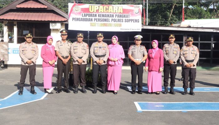 Kapolres Soppeng Pimpin Upacara Koorps Raport Kenaikan Pangkat Pengabdian Personil TMT 01 Agustus
