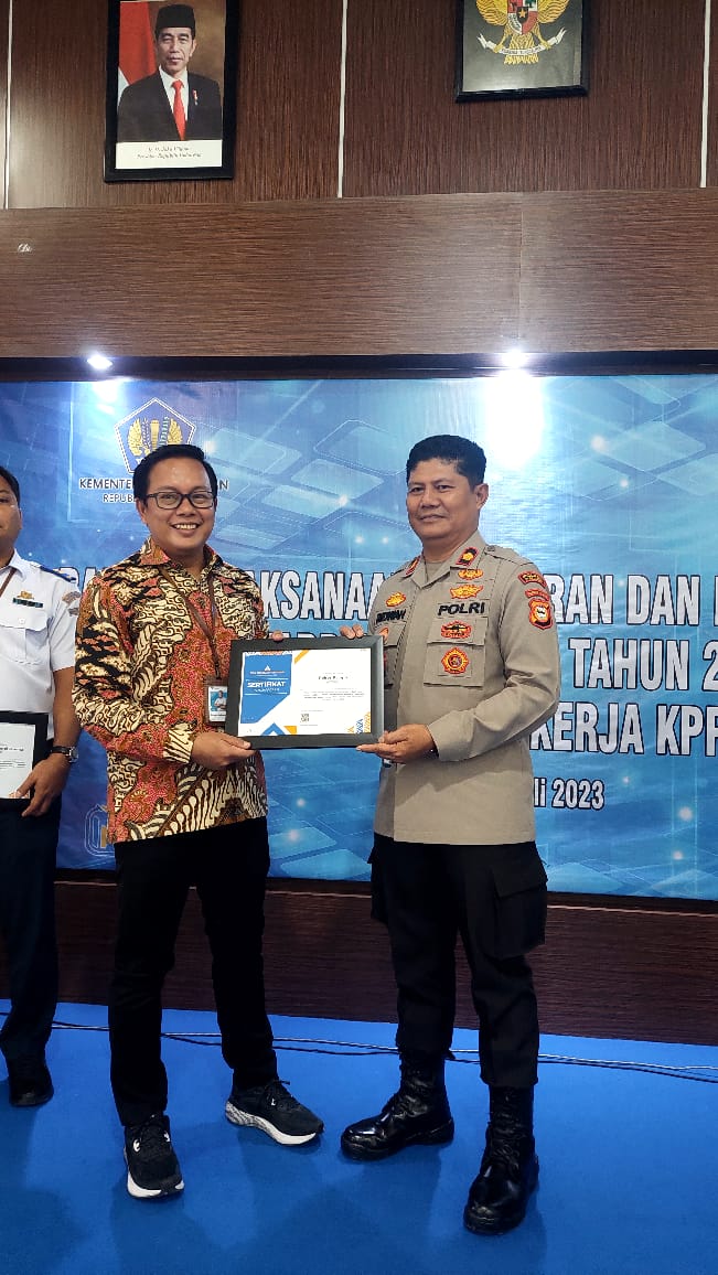 Polres Palopo Diganjar Penghargaan Terbaik Dari KPPN Palopo