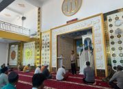 Kapolres Palopo Sampaikan Pesan kamtibmas Usai Shalat Duhur Secara Berjamaah Di Masjid Nurul Akbar Panggoli