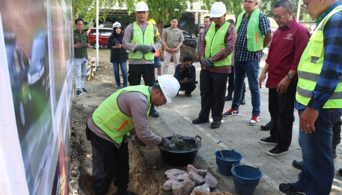 Bupati Amran Mahmud bersama Kapolres Wajo Peletakan Batu Pertama Pembangunan Gedung Reskrim