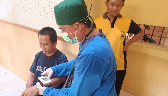 Deteksi Dini Penyakit, Personil Polsek Telluwanua Polres Palopo Cek Kesehatan