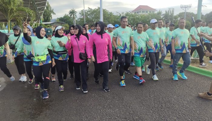 Jaga Kebugaran,AKBP Arman Muis Joging bersama Personil