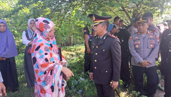 Wujud Empati, Kapolres Pinrang Pimpin Upacara Secara Dinas Pemakaman Anggota Polri