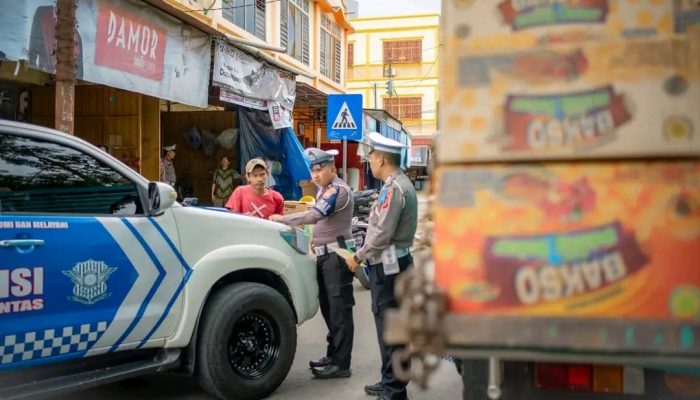 Sosialisasi Penertiban Kendaraan ODOL, Polantas Polres Bone Sasar Sopir Truk
