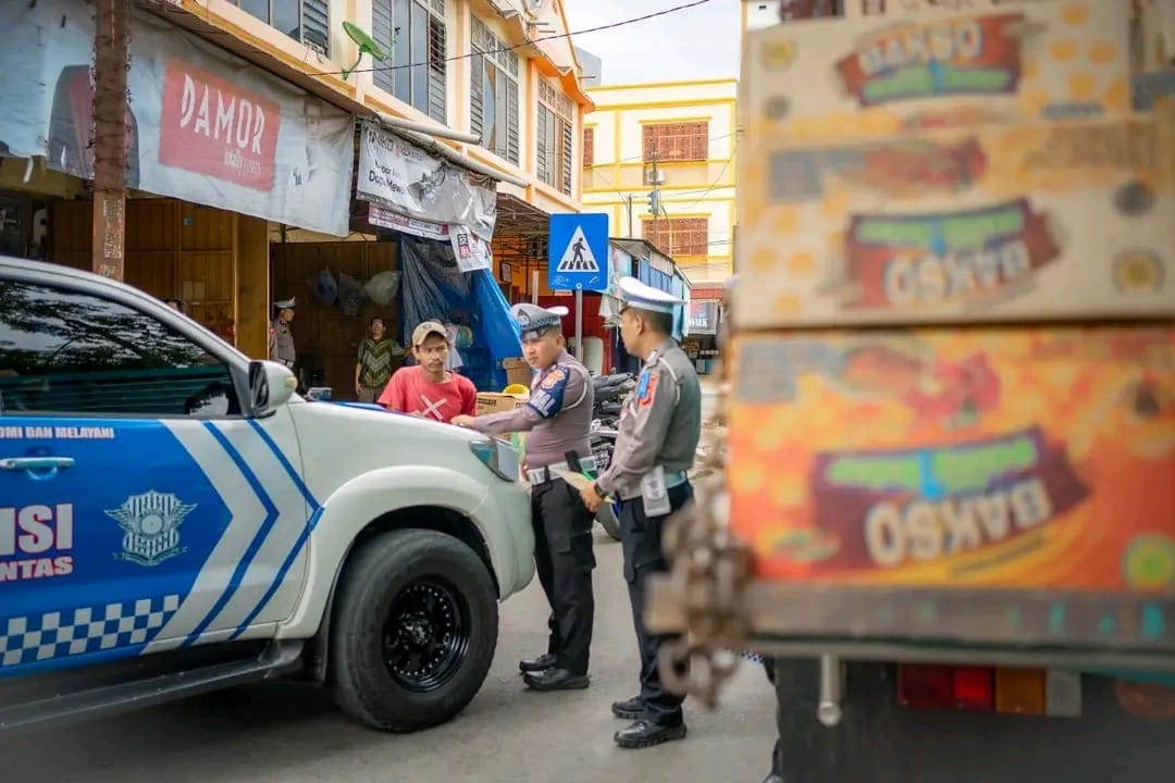 Sosialisasi Penertiban Kendaraan ODOL, Polantas Polres Bone Sasar Sopir Truk