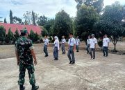 Koptu Junaedi, Babinsa Ramil Dua Pitue Sidrap Latih Pasukan Pengibar Bendera