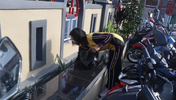 Sambut HUT Polwan Ke -75, Polwan Polres Toraja Utara Gelar Bakti Religi di Tempat Ibadah