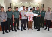 Bersama dandim, Kapolres Palopo Berikan Kejutan kepada Walikota Saat Hari Ulang Tahun