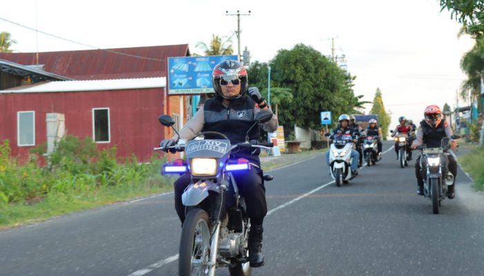 Patroli Kamtibmas Kapolres Soppeng di Kecamatan Donri – Donri, Hadiri Penutupan Bola Volly dan Tinjau Lokasi Bedah Rumah