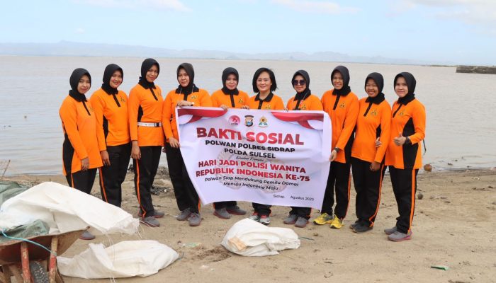 HUT Polwan Ke-75, Polwan Polres Sidrap Gelar Kerja Bakti Bersih Lingkungan