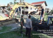 Cegah Banjir, Bhabinkamtibmas Kelurahan Macorawalie Bersama Warga Pasang Gorong-Gorong