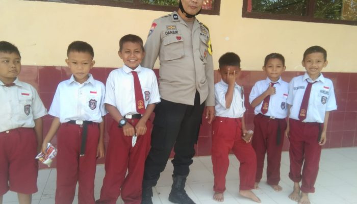 Bhabinkamtibmas Polsek Watang Sawitto Sambangi Sekolah Dasar di Lingkungan Bua-Bua