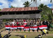 Pimpin Trabas Kamtibmas di Titik Nol Umpungeng, Kapolres Soppeng Gelar Bakti Sosial, Bakti Kesehatan dan Bagikan Bendera Merah Putih