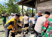 Sambut HUT RI ke 78, Polres Soppeng Bekerjasama Baznas Soppeng Bedah Rumah Panggung Warga Tajuncu
