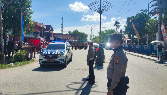 Kapolres Sidrap Turunkan Personel Untuk Pengamanan dan Atur Lalin Dalam Giat Lomba Gerak Jalan