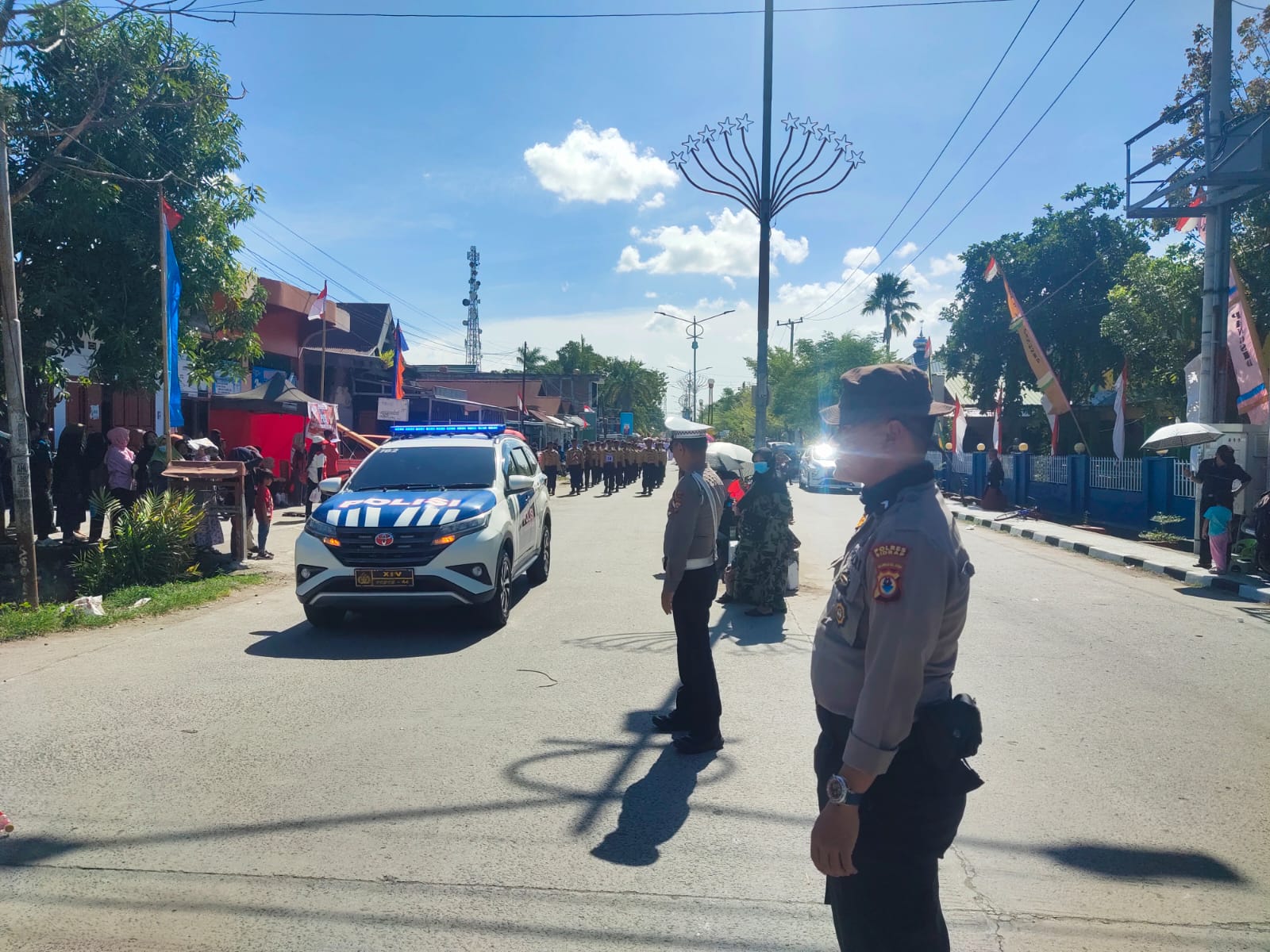 Kapolres Sidrap Turunkan Personel Untuk Pengamanan dan Atur Lalin Dalam Giat Lomba Gerak Jalan