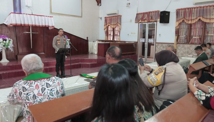 Minggu Kasih, Kapolres Parepare Silaturahmi Dengan Umat Kristiani