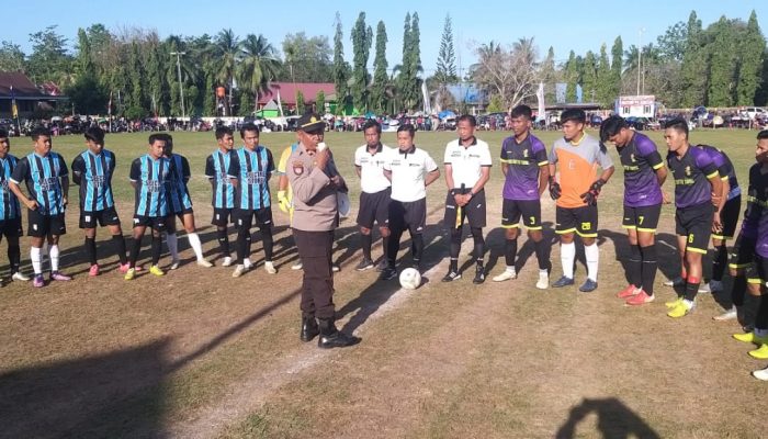 Polsek Majauleng Polres Wajo Lakukan Pengamanan Babak Final Pertandingan Sepak Bola di Paria