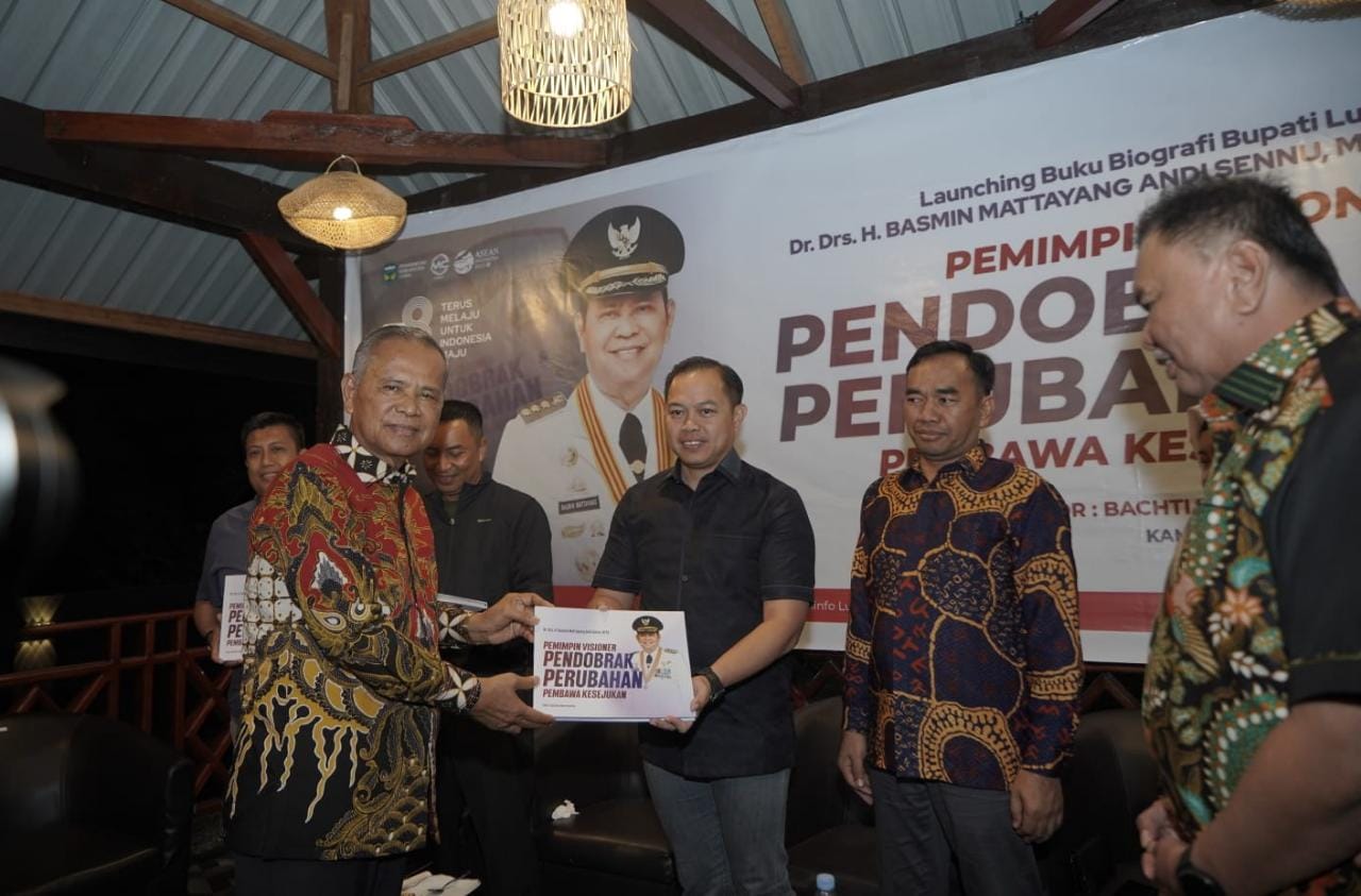 Kapolres Luwu Hadiri Launching Buku Biografi Bupati Luwu : Semoga Mampu Menjadi Inspirasi Dan Teladan Bagi Segenap Pembacanya