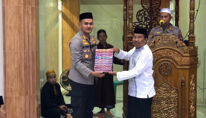 Kapolres Soppeng Gelar Safari Subuh di Masjid Jabal Rahmah, Ini Keluhan Warga BTN Husada Permai
