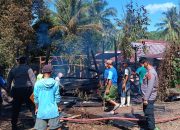 Dengar Kabar Rumah Terbakar, IPDA Mango Mansyur Bersama Personil Gerak Cepat Datangi TKP