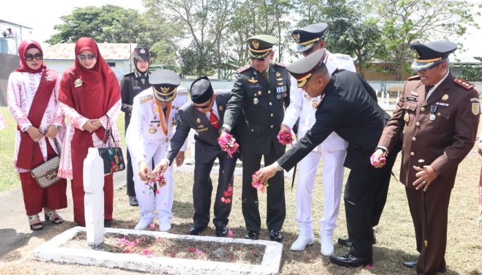 Kapolres Wajo Hadiri Upacara Ziarah Nasional Dalam Rangka HUT RI ke 78