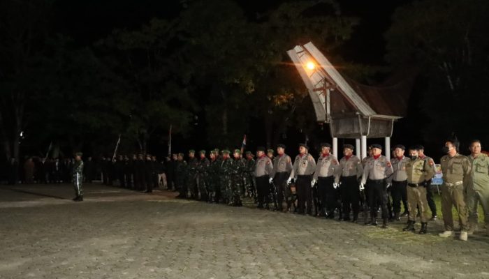 Jelang HUT RI Ke-78, Wakapolres Toraja Utara Hadiri Apel Kehormatan dan Renungan Suci di TMP Buntu Lepong