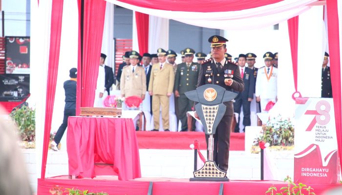 Tampak Gagah Berani, AKBP Safi’i Nafsikin Pimpin Upacara Penurunan Upacara HUT RI ke 78