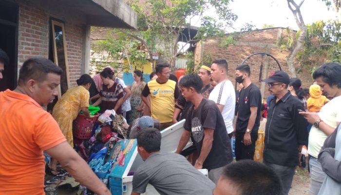 Kompol Andi Mahdin Turunkan Personel Membantu Warga Yang Rumahnya Kebakaran