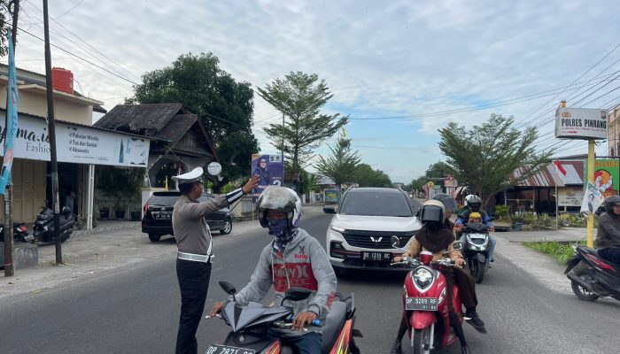 Gerak Jalan Santai, Personil Sat Lantas Polres Pinrang Melaksanakan Pam Gatur Lalin