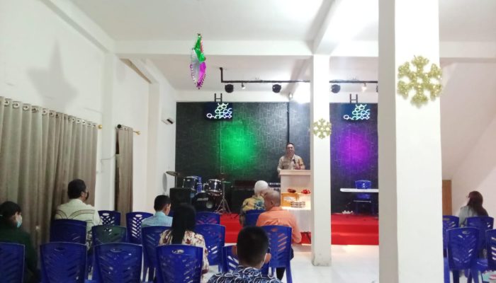 Polres Palopo Gelar Minggu Kasih Di Gereja Bathel Indonesia
