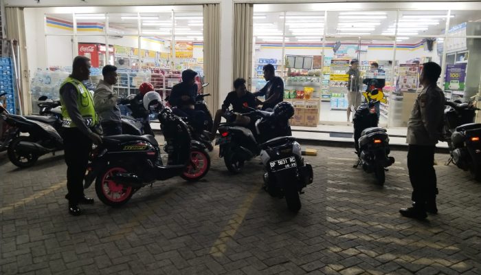 Personil Polsek Watang Sawitto Gencarkan Patroli Blue Light,ini Sasarannya