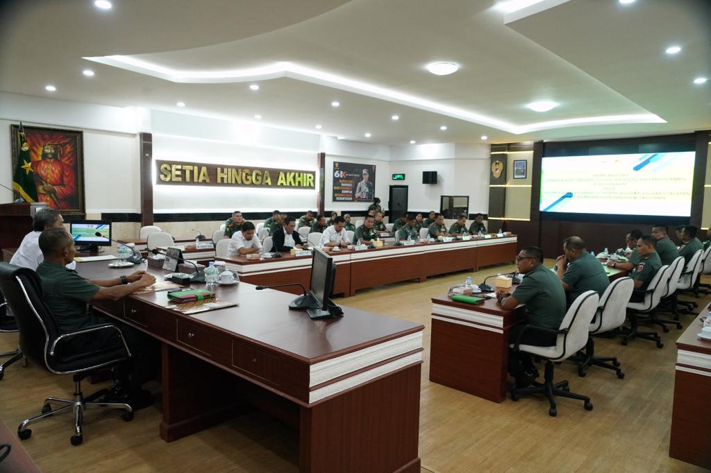 Dukung Pemeriksaan Tim BPK RI, Kasdam XIV/Hsn Wakili Pangdam Membuka Kegiatan Taklimat Awal/Entry Meeting