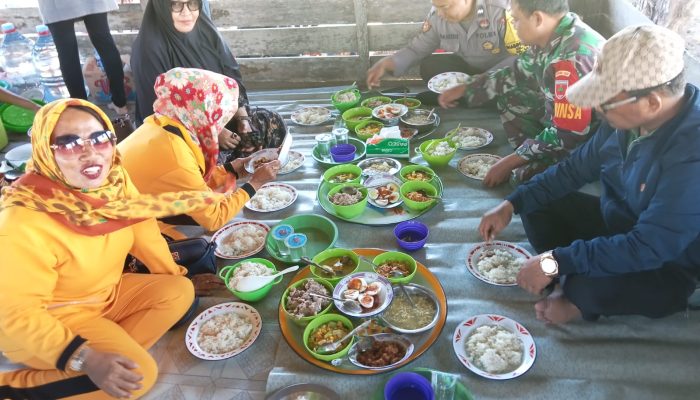 Bhabinkamtibmas Polsek Panca Lautang, Polres Sidrap Menghadiri Acara Mabissa Lobo di Kel Wette’e